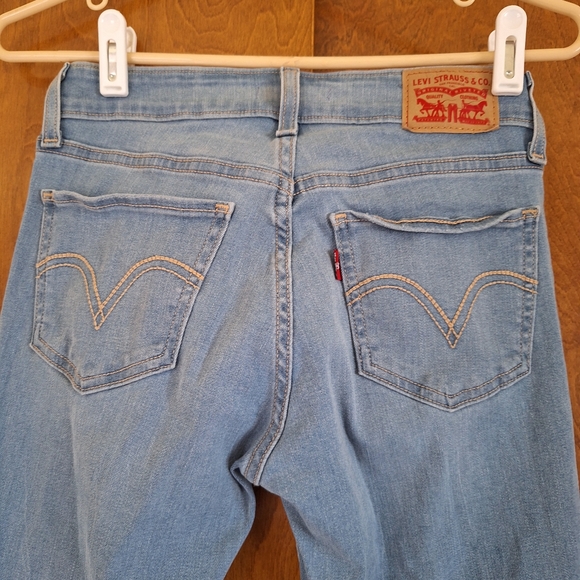 Levi's Women's Blue Skinny Jeans - Picture 7 of 7